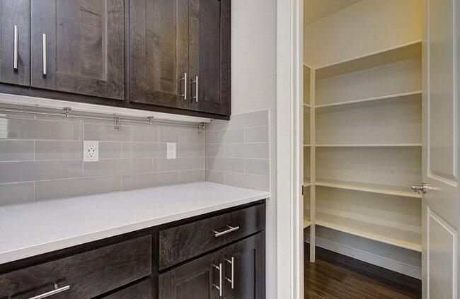 Building Photo - STUNNING CAMAS NORTH HILLS 4 BR, 3.5 BATH HOME~ CAMAS SCHOOLS~ PET FRIENDLY!