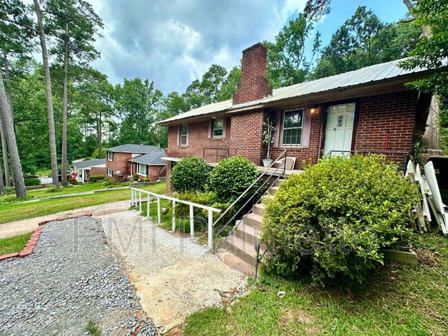 Building Photo - 313 Myles Ave