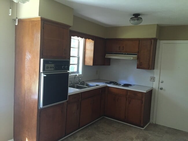 Building Photo - **UPCOMING**East Columbus 3 Bedroom / 1 Bathroom Home for Rent***