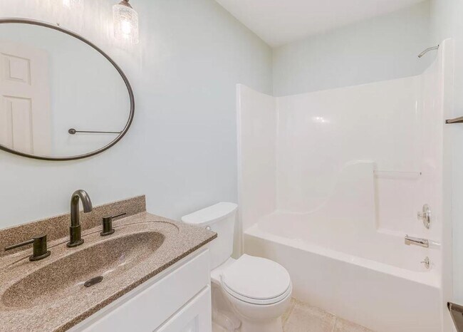 Building Photo - Fabulous ENTIRE 5th Floor DOWNTOWN 4/3.5 L...