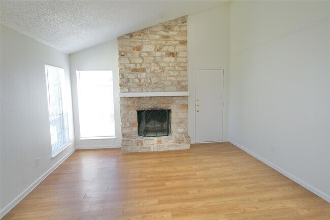 Building Photo - 1301 Glenda Dr