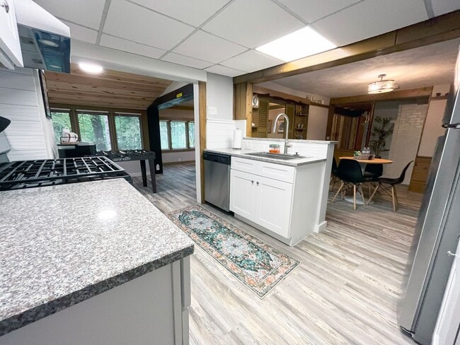 Building Photo - 3923 Bluestone Rd