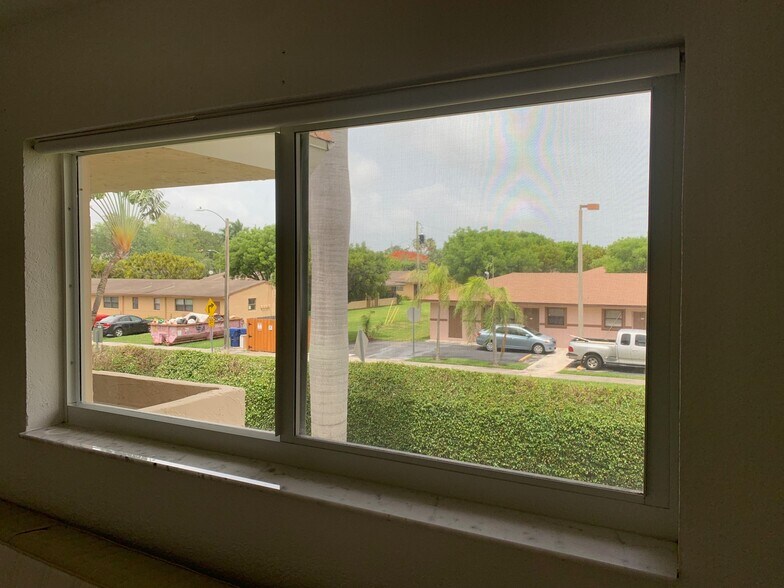 Building Photo - 14500 SW 88th Ave