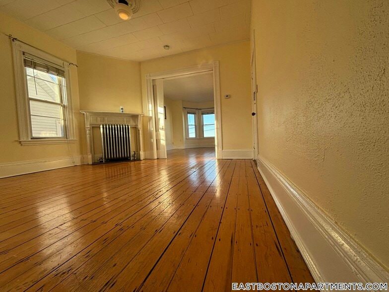 Building Photo - 33 Falcon St