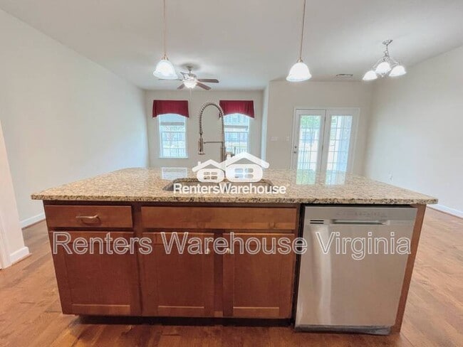 Building Photo - 1128 Winsford Ln