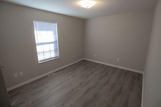 Building Photo - 1326 Godas