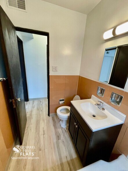 Building Photo - 5710 Phillips Ave