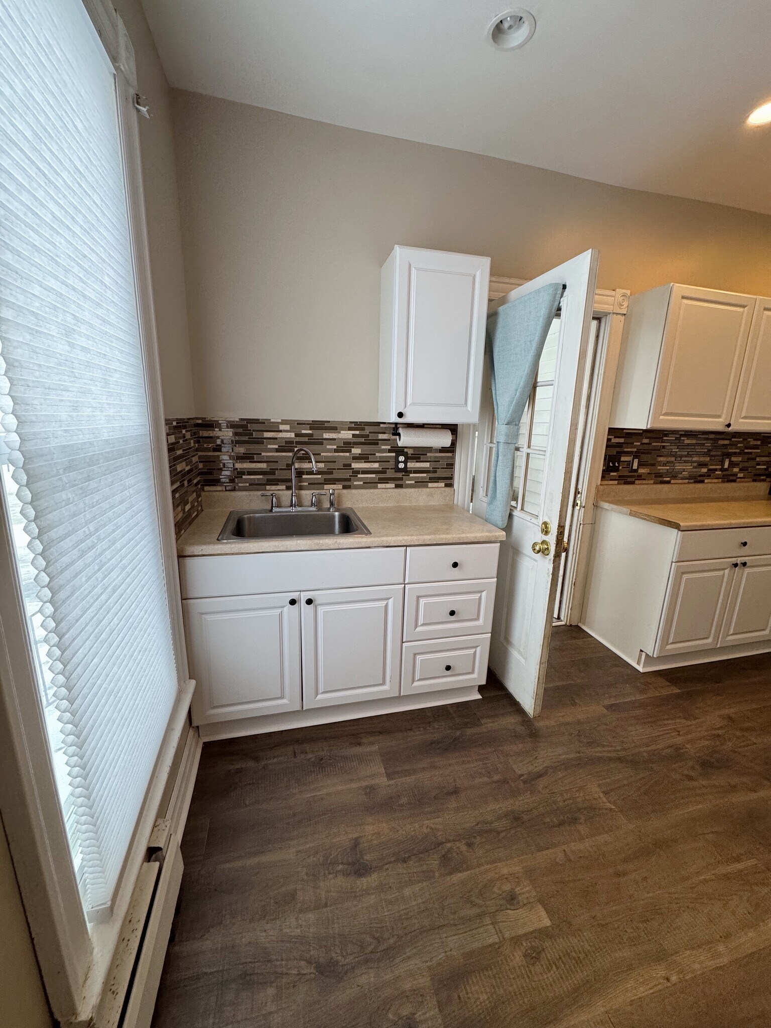 Building Photo - 160 Christiana St