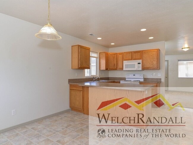 Building Photo - Charming 2 Bed 1.5 Bath Townhome in Harris...