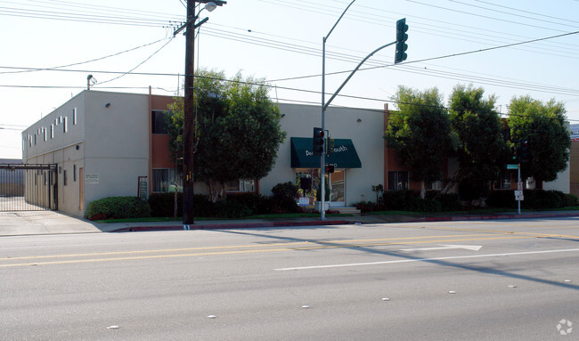 Building Photo - 13444-13460 Prairie Ave.