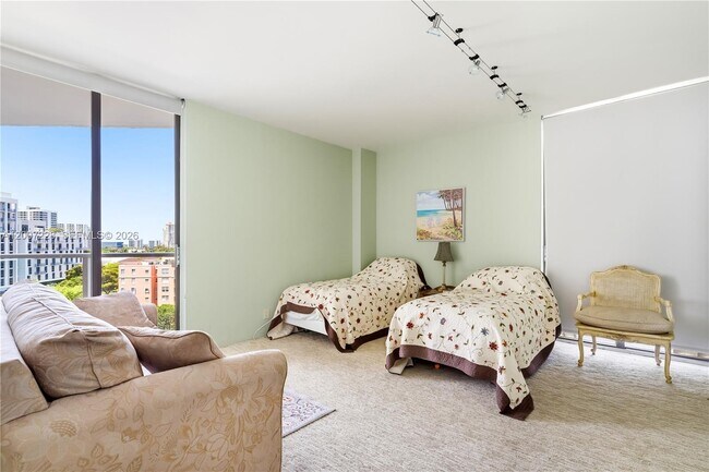 Building Photo - 19500 Turnberry Way