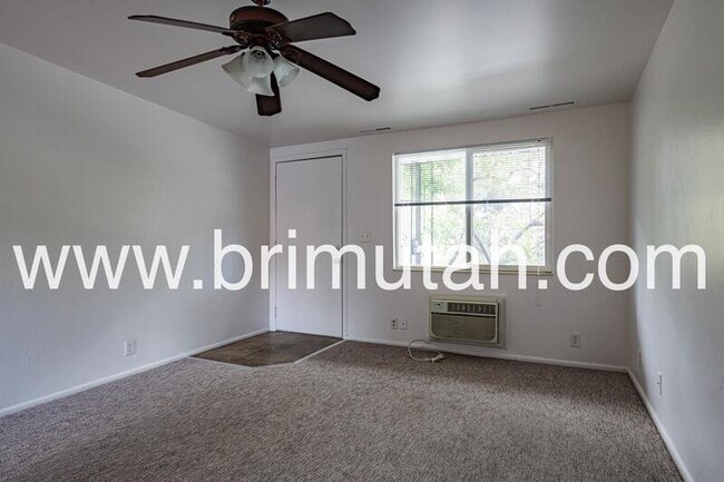 Building Photo - 2241 E Laney Ave