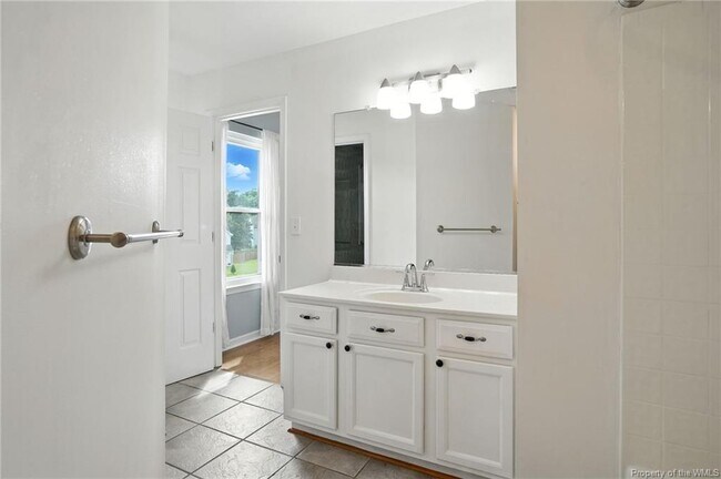 Building Photo - 4241 Teakwood Dr
