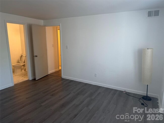 Building Photo - 9333 Old Concord Rd