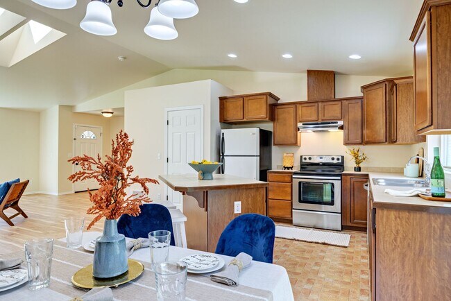 Building Photo - 3 Bedroom Rambler in Quiet Port Orchard Lo...