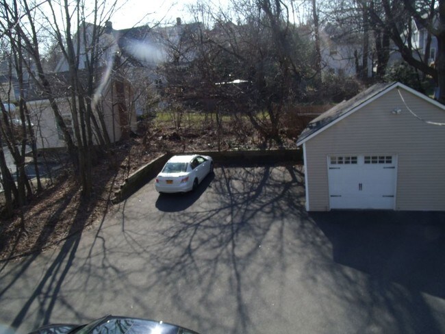 Building Photo - 483 New York Ave