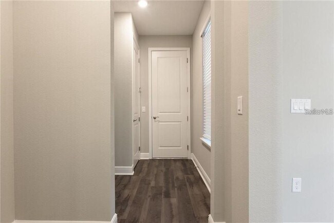 Building Photo - 7055 Carrickbend Ln