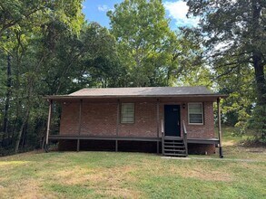 Building Photo - Excellent location! Just Remodeled 2 Bed/1...