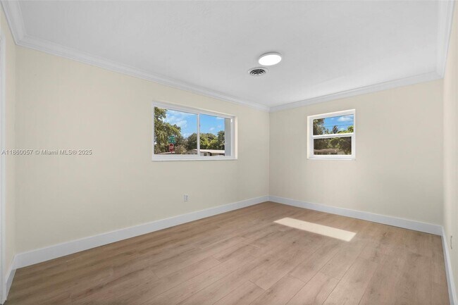 Building Photo - 5991 NW 14th Pl