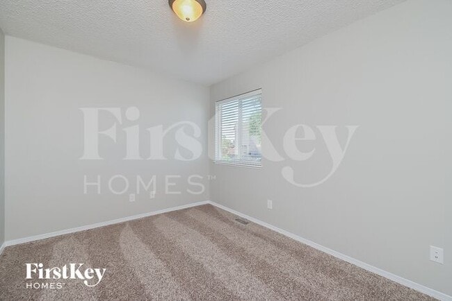 Building Photo - 2456 Pinyon Jay Dr