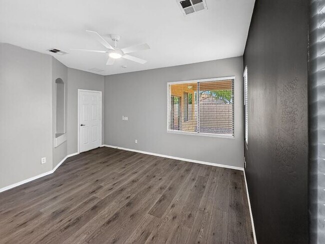 Building Photo - Single level, 4 bed 2 bath in Gilbert