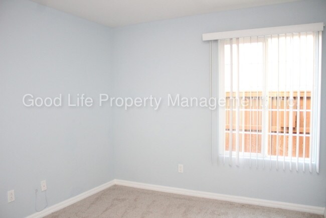 Building Photo - 5404 Balboa Arms Dr