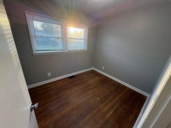 Building Photo - 1857 Dunkirk Dr