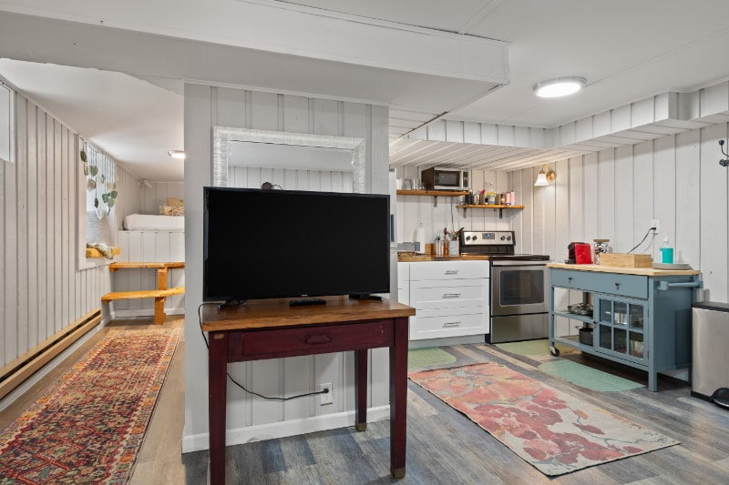 Building Photo - 540 E Pine St