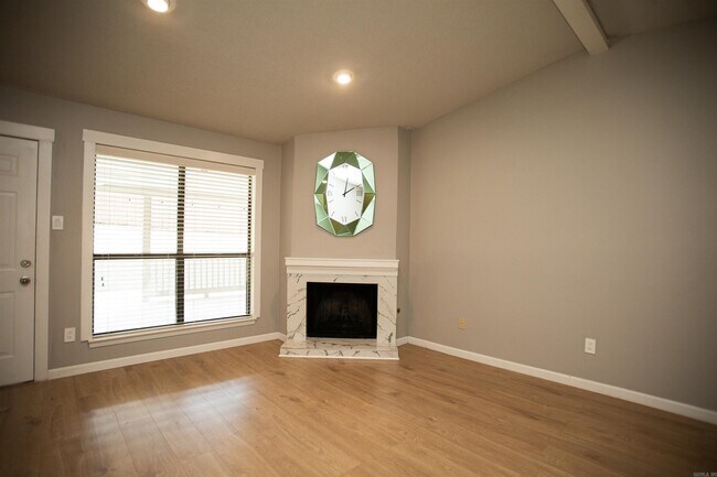 Building Photo - 8 Turtle Creek Ct