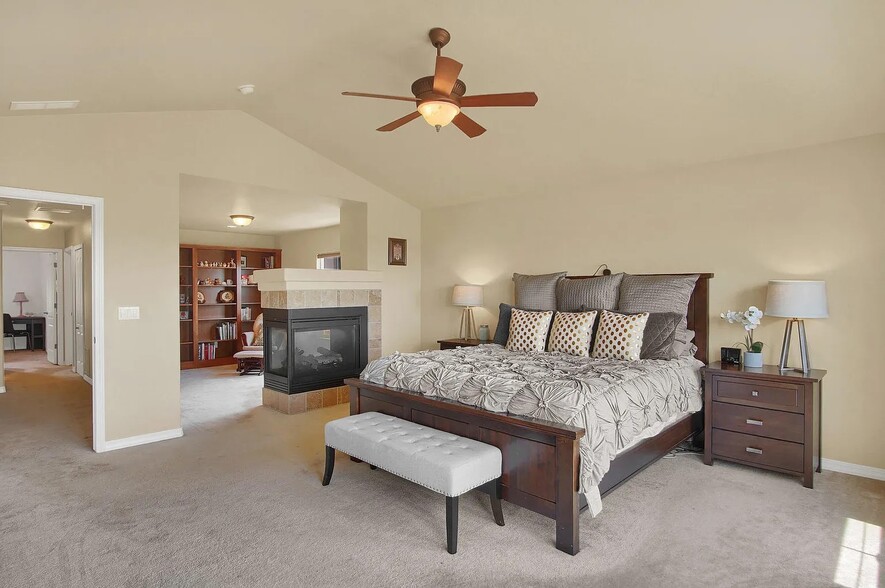 Master Bedroom and Sitting Room - 4847 Steamboat Lake Court