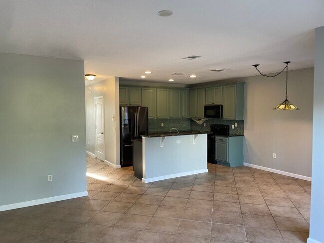 Building Photo - 725 Ventura Dr