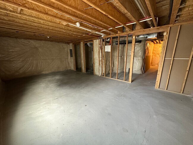 Building Photo - 1121 E 1270 S