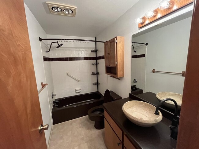 Building Photo - 3030 Bron Cir