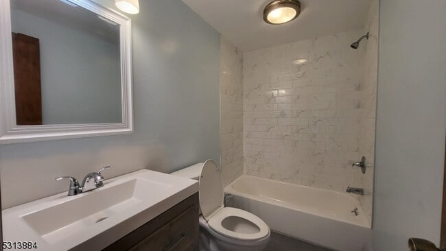 Building Photo - 47 Hackensack Ave