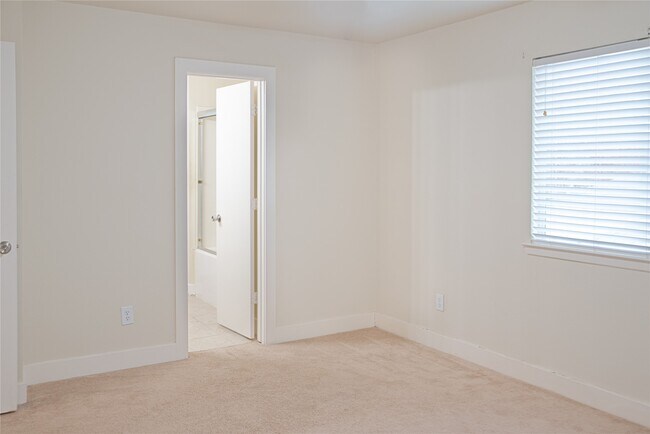 Building Photo - 20923 Patriot Park Ln