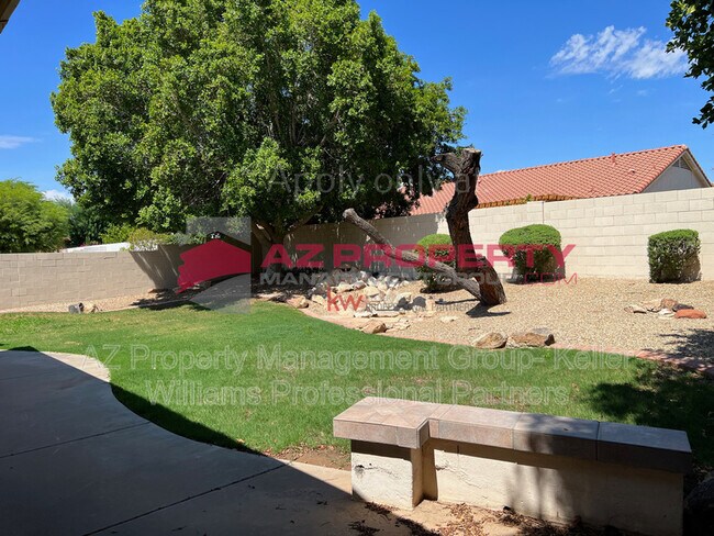 Building Photo - 5822 W Charter Oak Rd