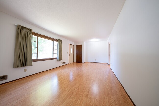 Building Photo - 14865 Damask Ave W