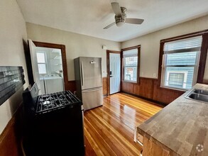 Building Photo - 25 Rowell St