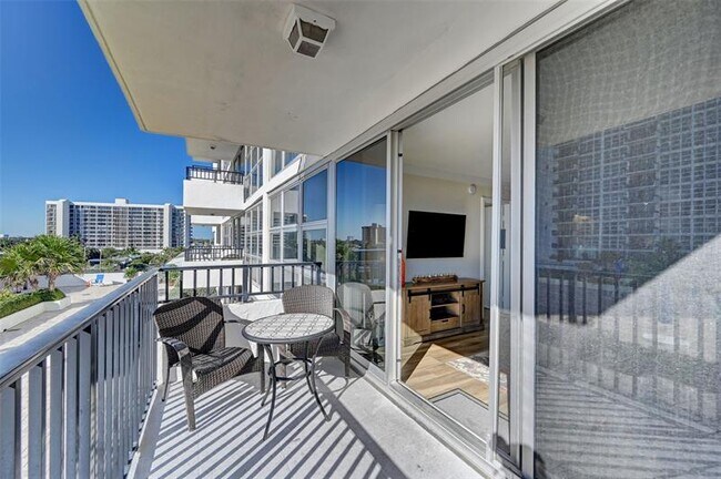 Building Photo - 531 N Ocean Blvd