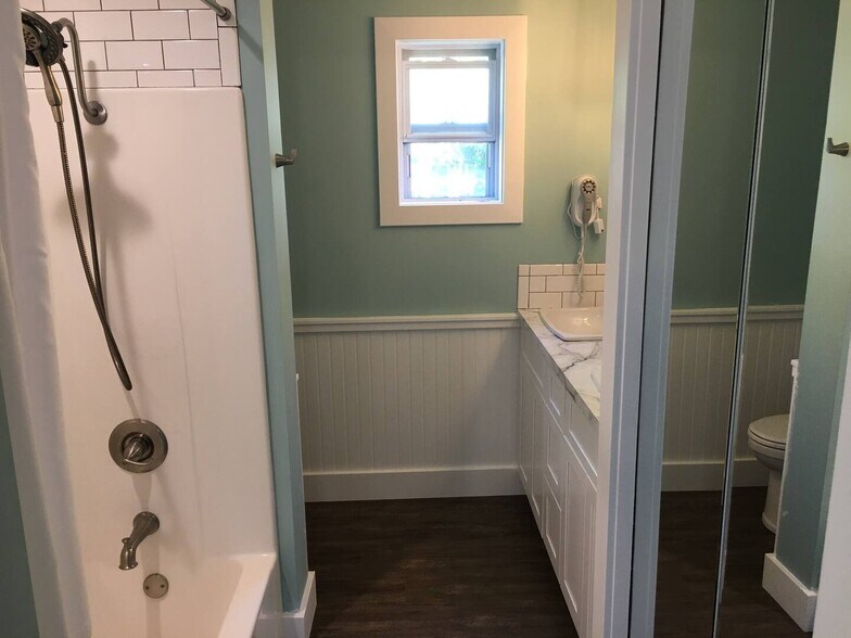 Building Photo - 808 Livingston St