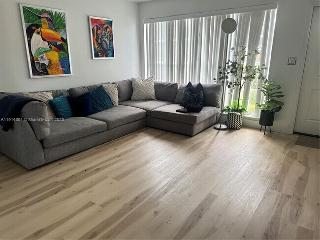 Building Photo - 3807 Hayes St