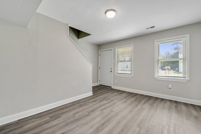 Building Photo - PORTSMOUTH TOWNHOME - 2 BED, 2 FULL BATH FOR RENT BY PMI VIRGINIA