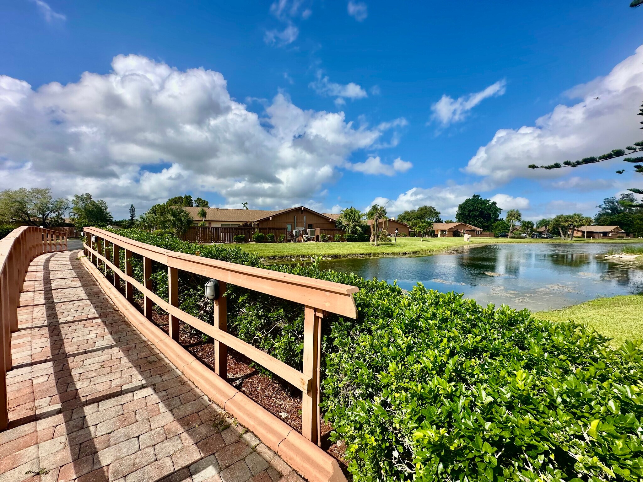 Building Photo - 6300 Royal Woods Dr