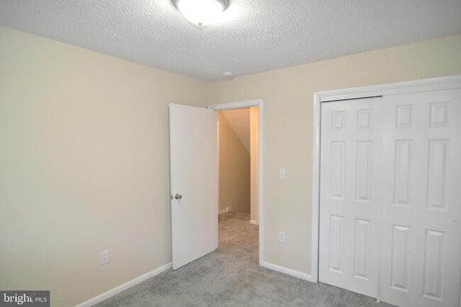 Building Photo - 21632 Shangri-La Wy