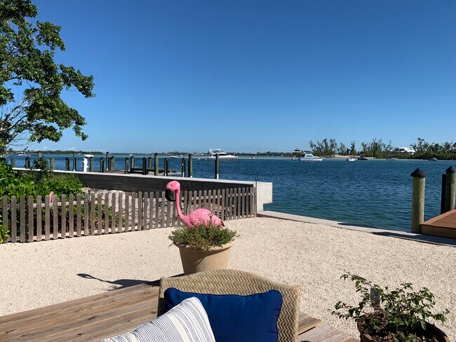Building Photo - 7140 Longboat Dr E