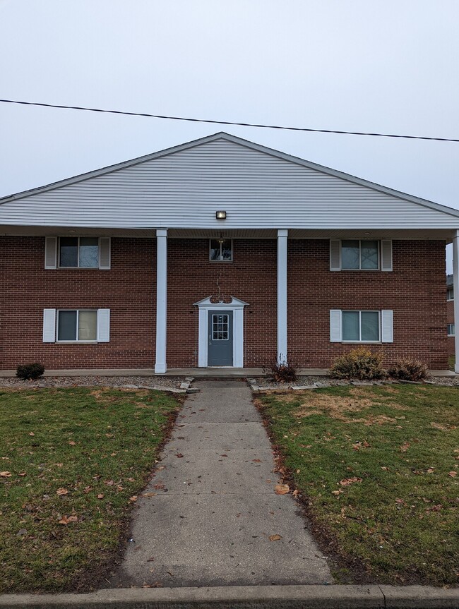 Building Photo - Chase Manor Apartments