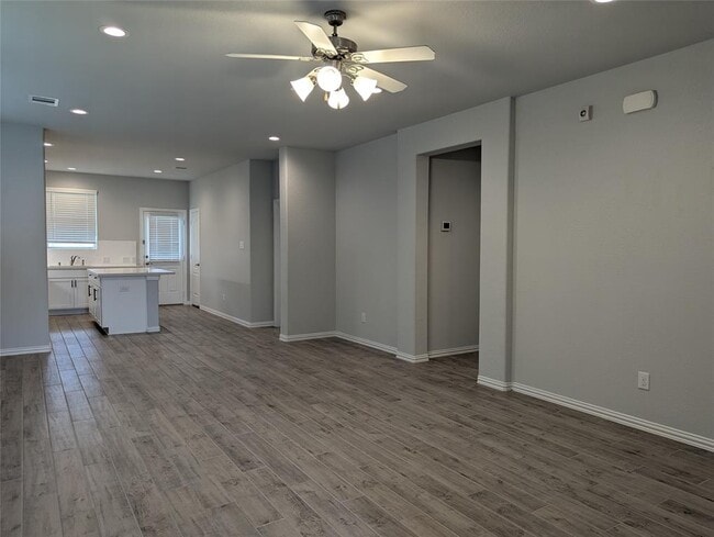 Building Photo - 10323 Birch Peak Dr