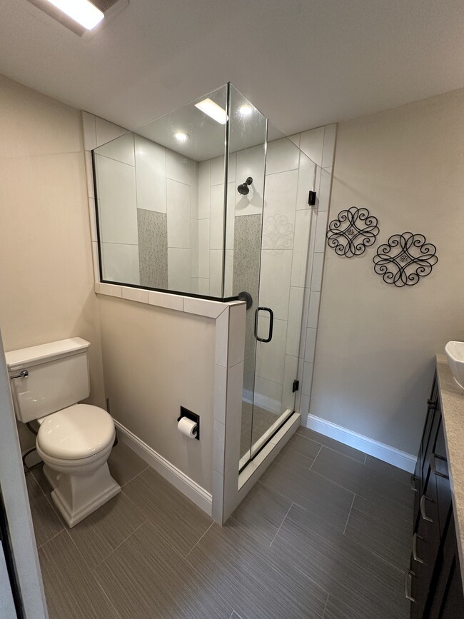 Building Photo - 1009 Stanford Dr