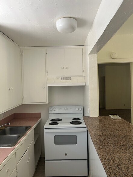 Building Photo - 219 Ladera St