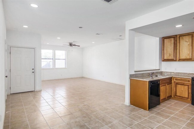 Building Photo - 1718 Louisiana Ave